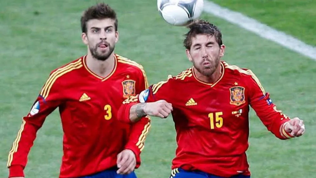 AP Piqué y Ramos en un partido con España