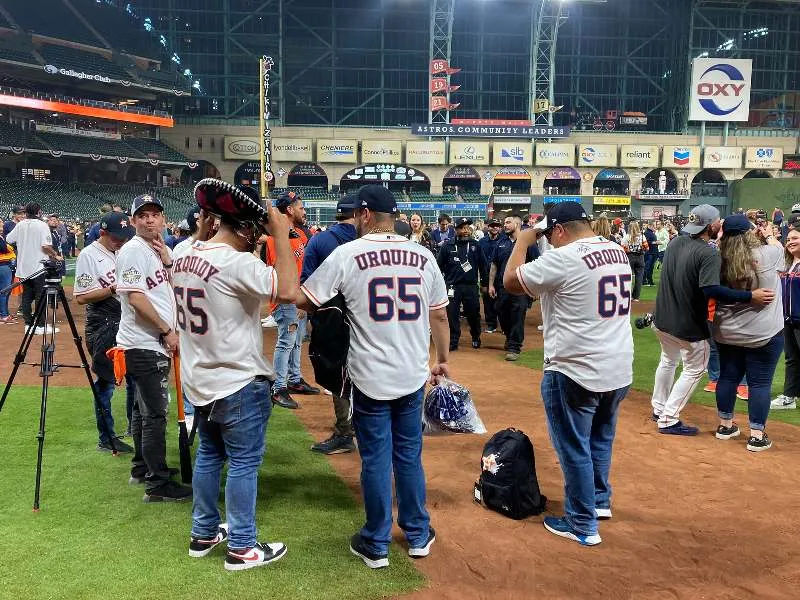 ESPECIAL Familia de Urquidy festejando