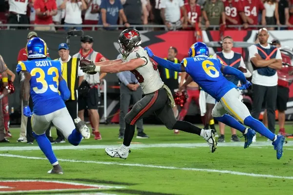 AP Tom Brady con los Buccaneers durante partido