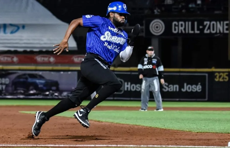 TWITTER @yaquis_oficial Yadir Drake rumbo a la registradora