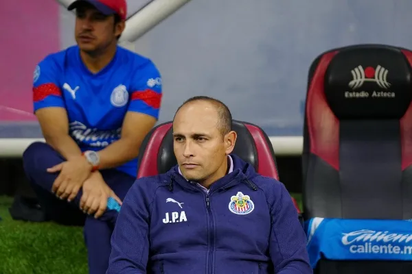 IMAGO7 Juan Pablo Alfaro, DT de Chivas Femenil