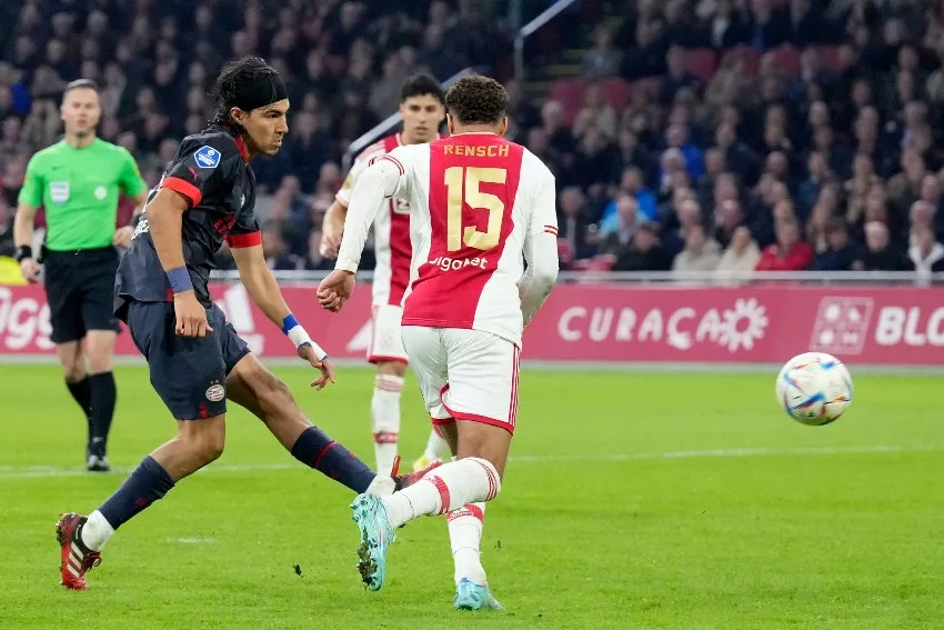 TWITTER: @PSV Erick Gutiérrez celebrando su gol