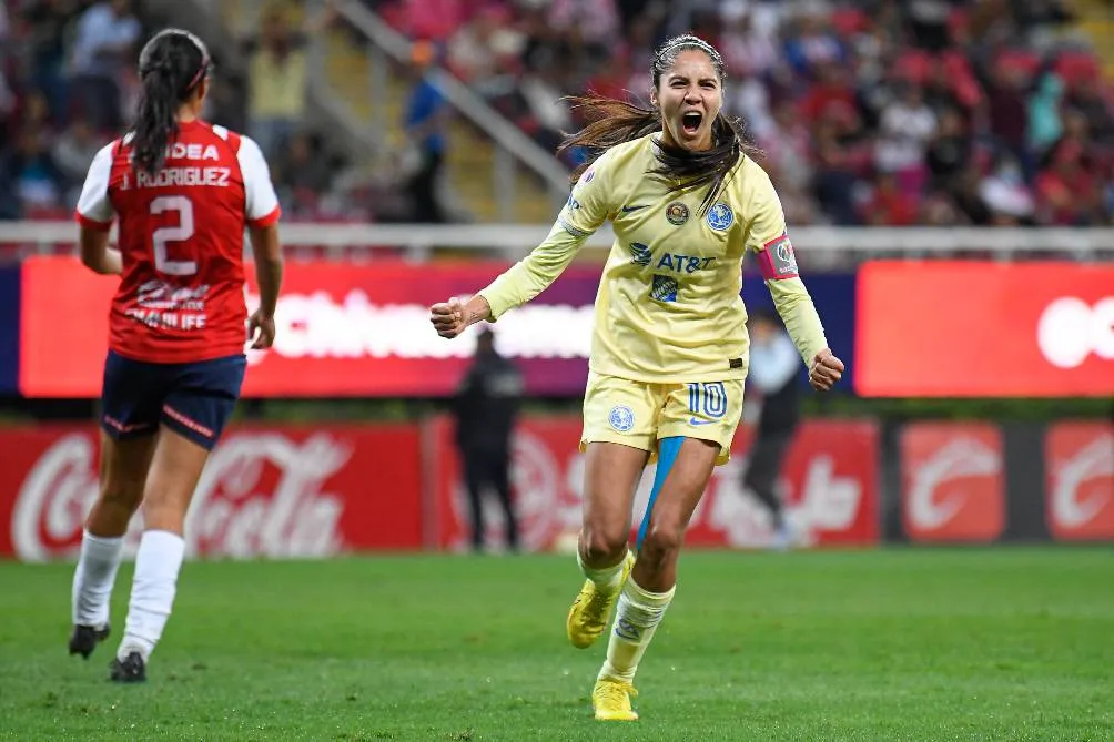 Allison González celebra el gol