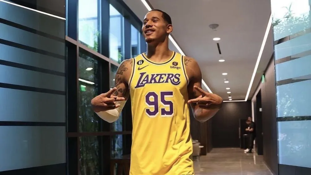 Toscano con Los Lakers