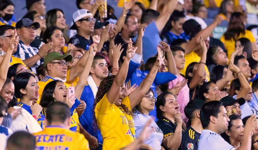 Afición en el Universitario