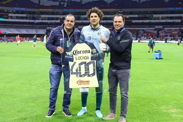 Cuauhtémoc en festejo con Ochoa