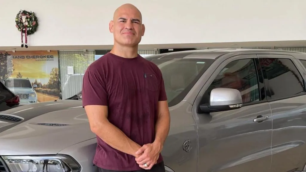 Caín en un concesionario