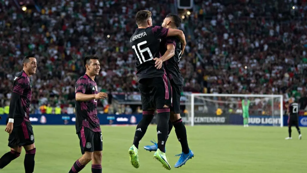 IMAGO7 El Tri festejando un gol