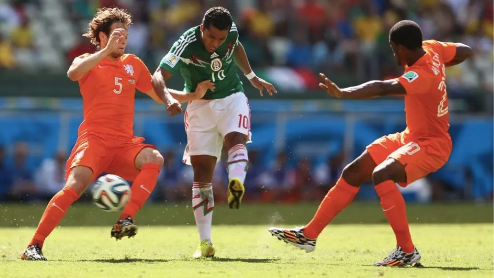 Giovanni Dos Santos ante Holanda