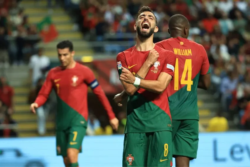 AP Bruno Fernandes durante un partido de Portugal