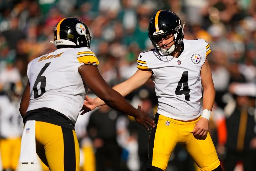 AP Nick Shiba tras anotar un gol de campo