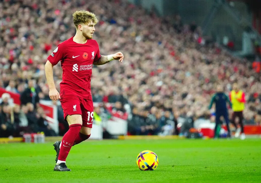 Eliot jugando para el Liverpool