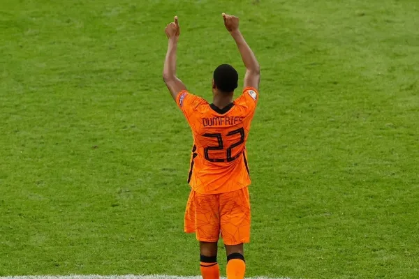 @DENZELJMD2 Podría salir de la Selección de Países Bajos