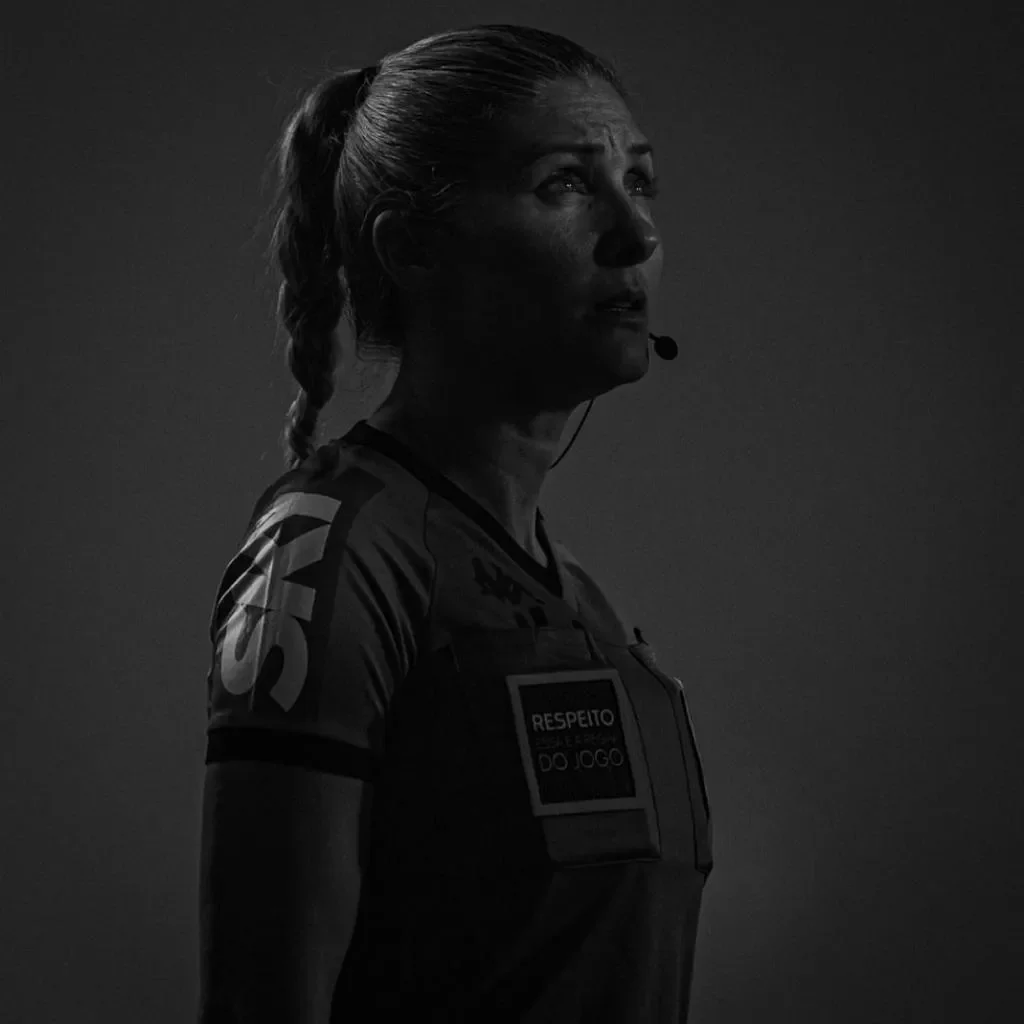 @NEUZABACK Neuza Back, silbante brasileña