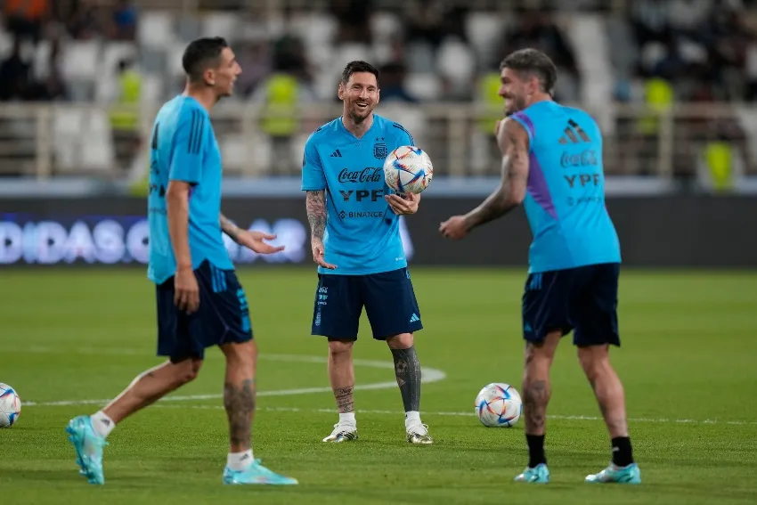 Messi en entrenamiento con Argentina