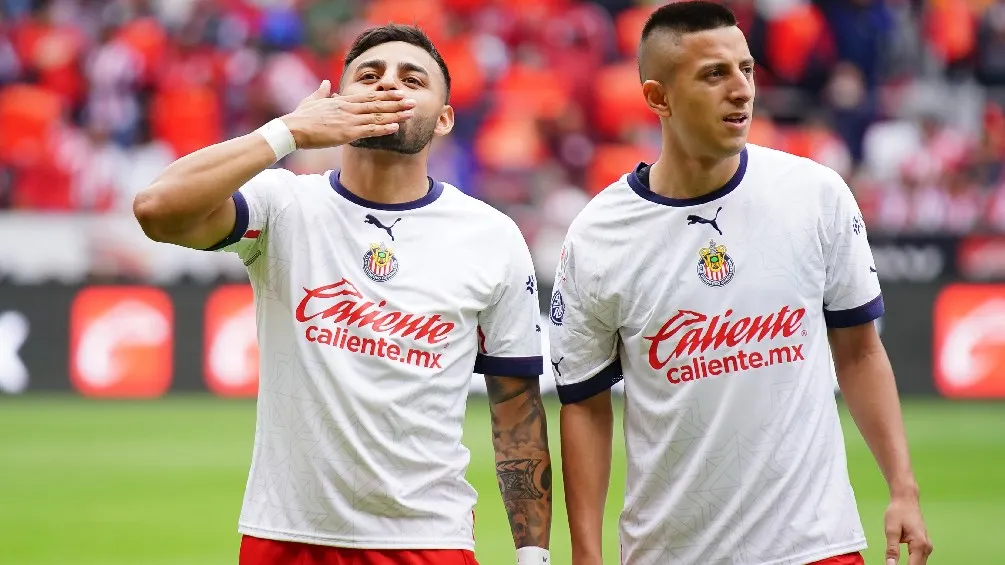 Vega y Alvarado 'darán' dinero a Chivas