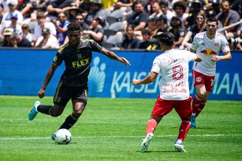 José Cifuentes durante un partido del LAFC