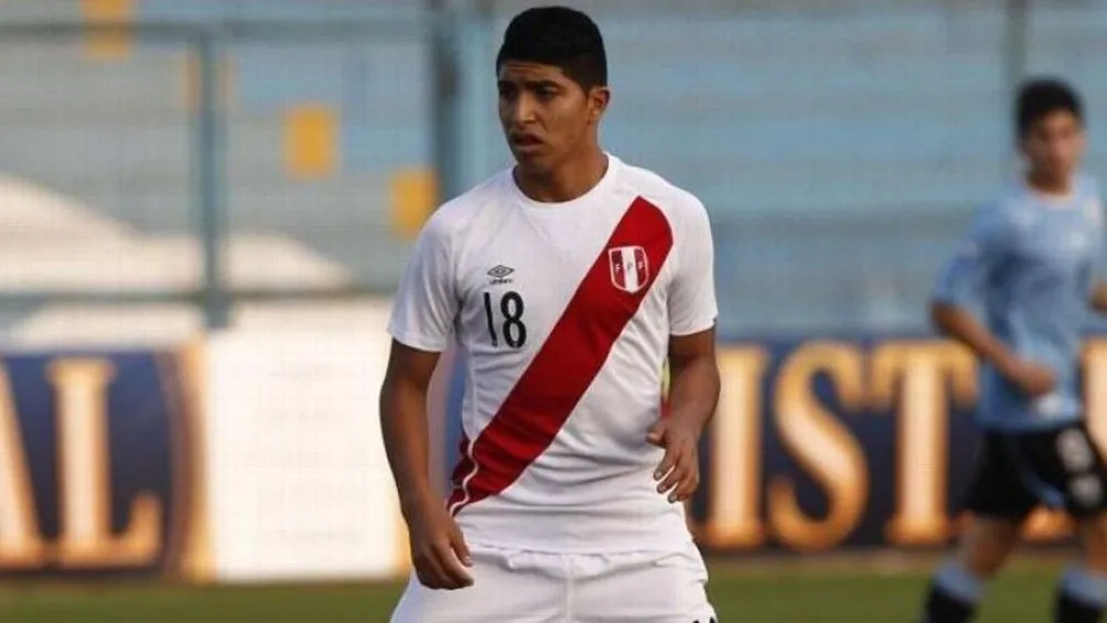 Luis Iberico en partido con Perú