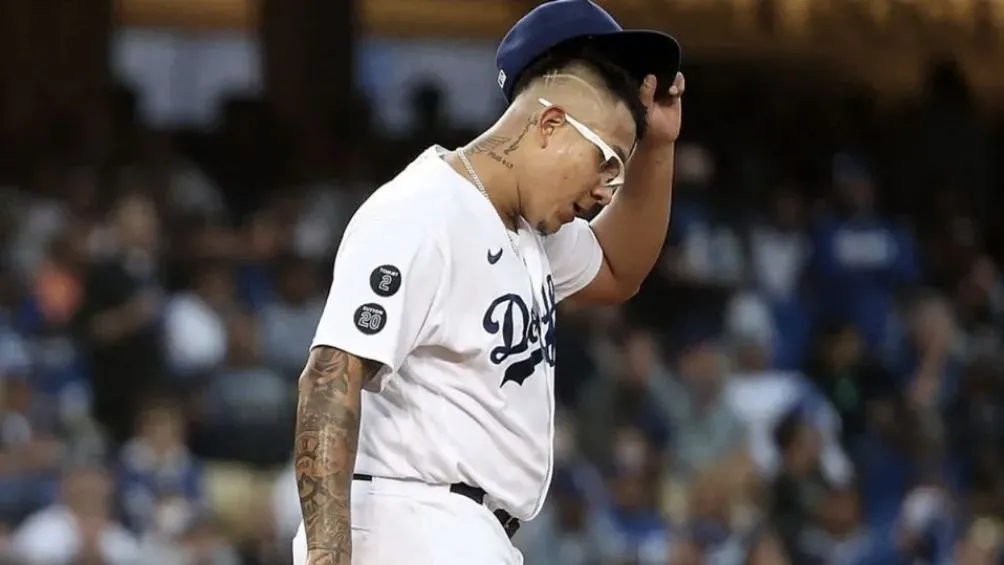 AP Urías saliendo sin decisión de un encuentro