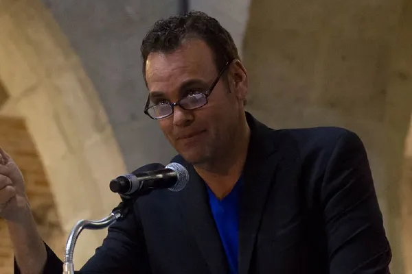 El periodista le respondió con crítica