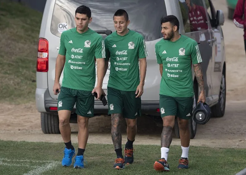 MEXSPORT El Piojo Alvarado en concentración