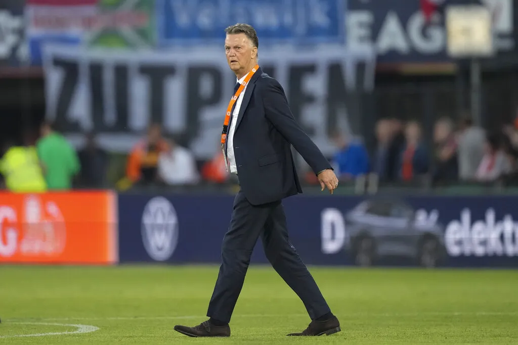 Louis Van Gaal durante un partido