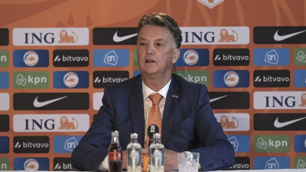 Van Gaal en conferencia de prensa
