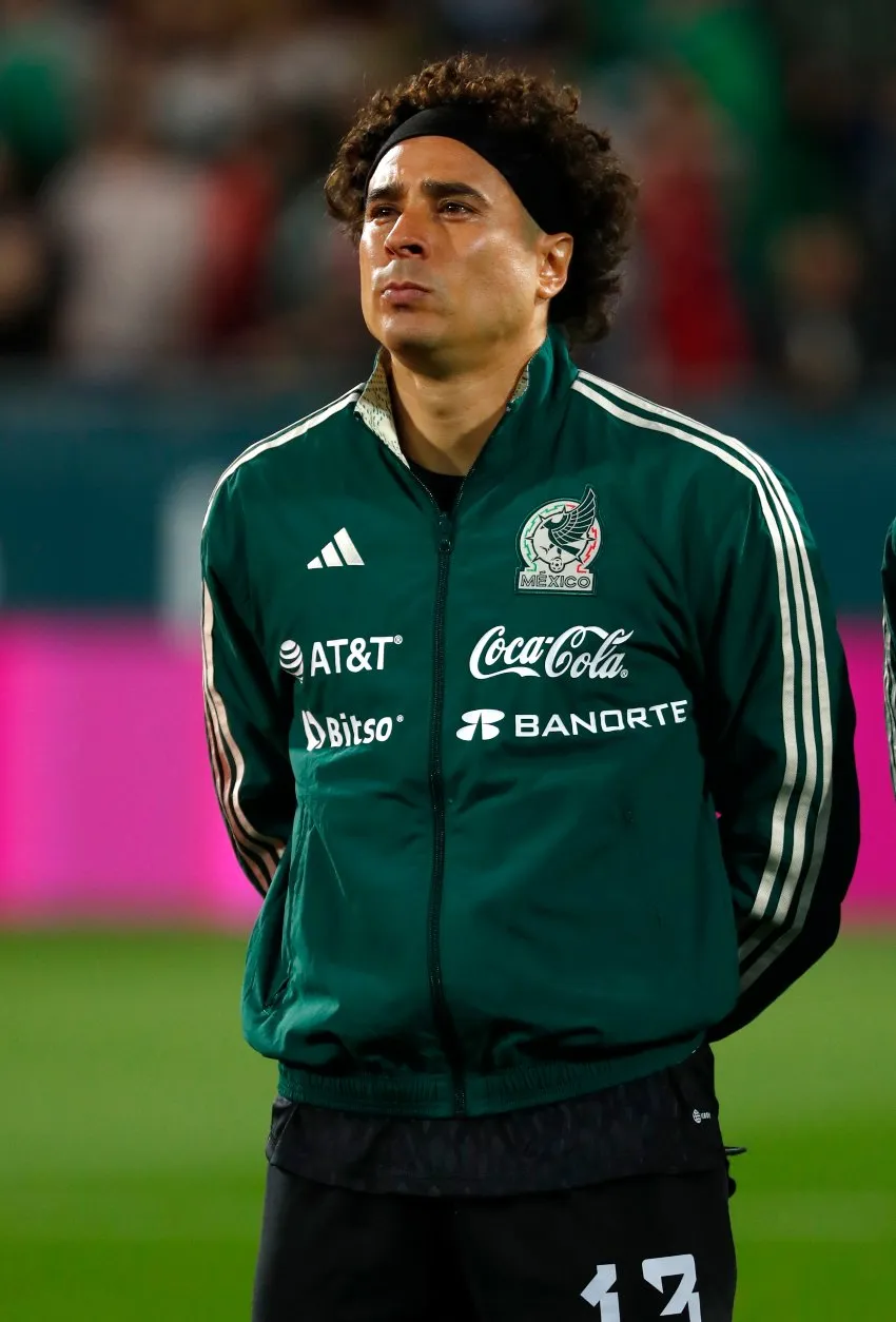 Memo Ochoa en un partido de México