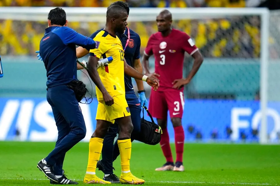 Enner Valencia salió asistido