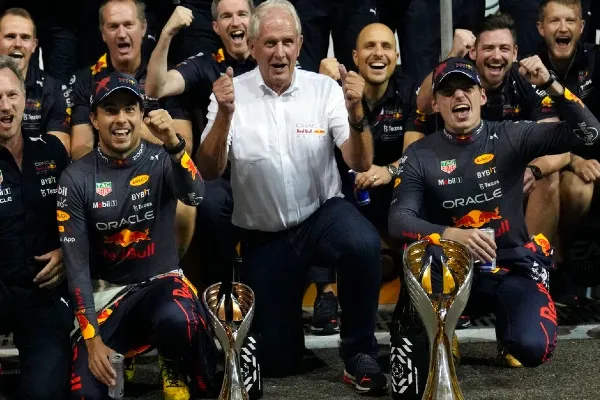 Escudería Red Bull en festejo