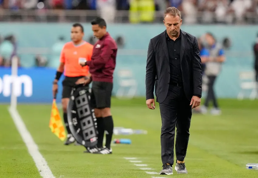 Hansi Flick en la derrota de Alemania