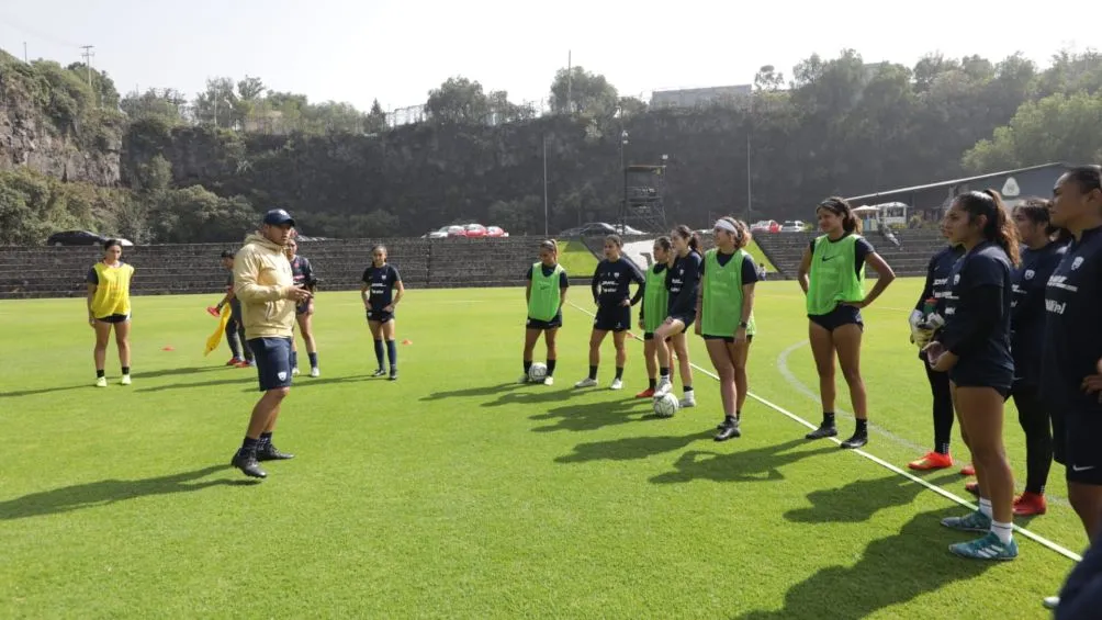 PUMAS Jonathan Lazcano, nuevo DT de Pumas Femenil