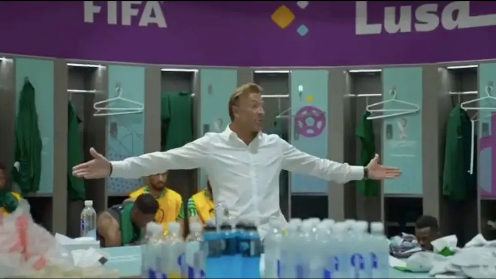 ESPECIAL El técnico francés arengando a sus jugadores