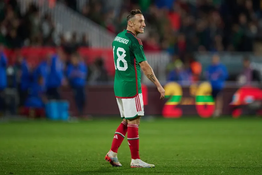 Andrés Guardado en un juego con el Tri