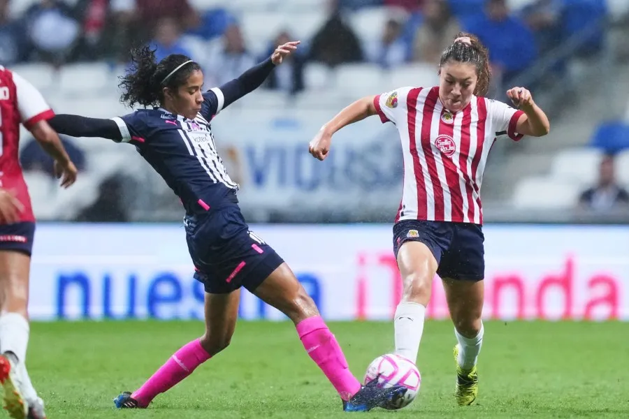 MEXSPORT Karol Bernal en un partido contra Rayadas