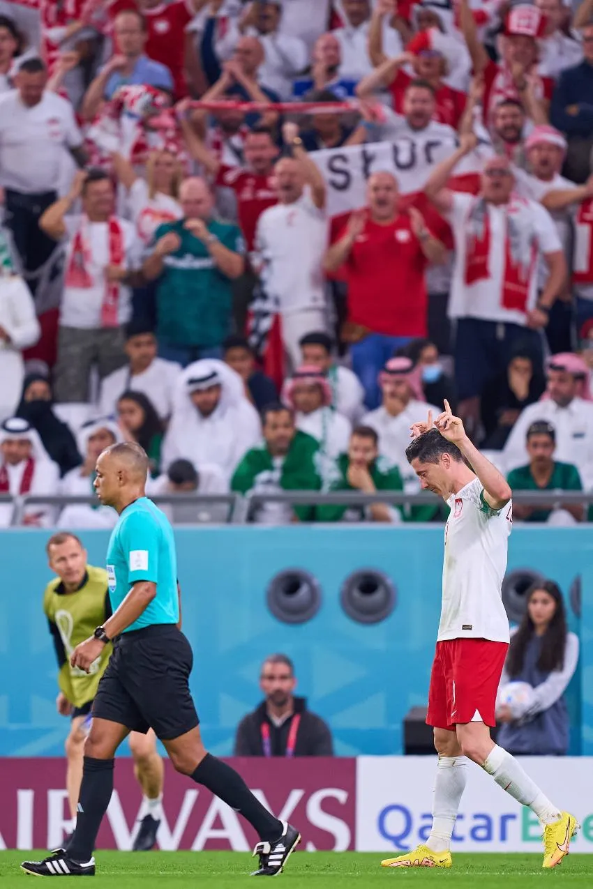 MEXSPORT Lewa en celebración de su primer gol en Mundiales