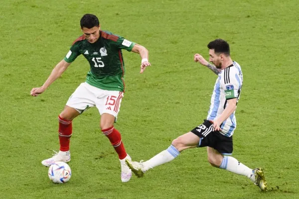MEXSPORT Héctor Moreno de México contra Messi de Argentina