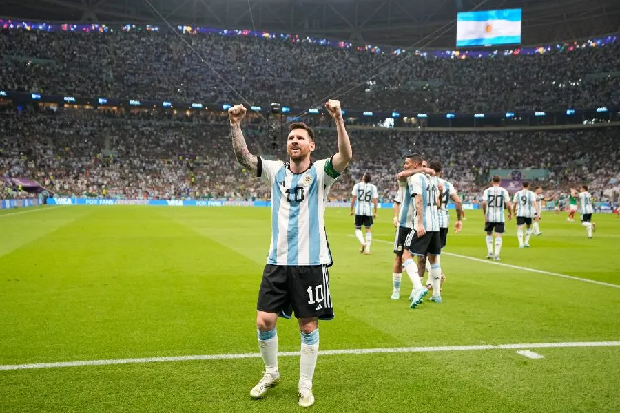 AP Lionel Messi festejando su gol contra México