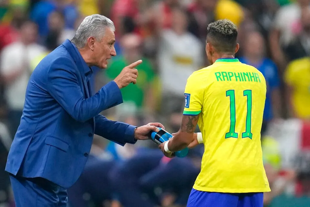 Tité charla con Raphinha