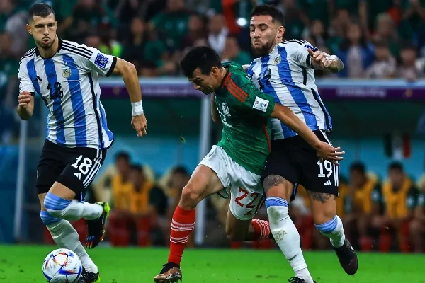 Chucky Lozano marcado por argentinos