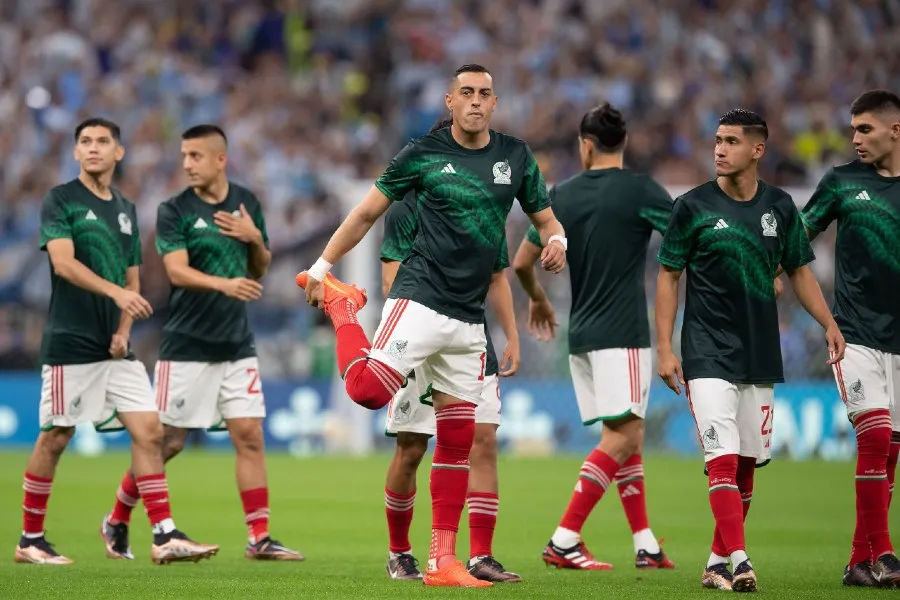 MexSport Funes Mori calentando en la Copa del Mundo