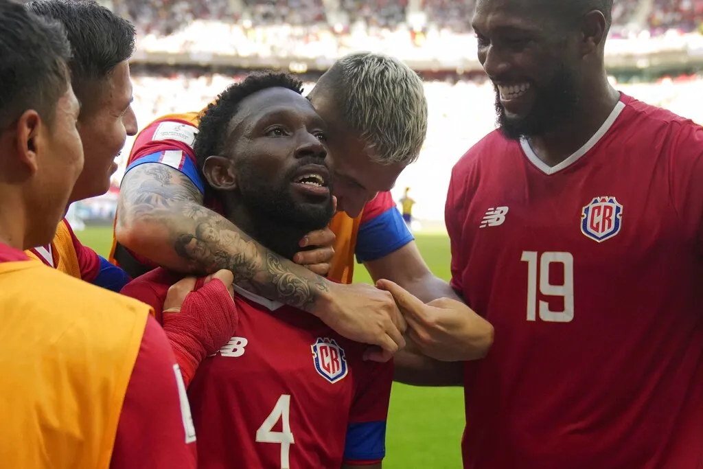AP Costa Rica celebra el triunfo ante Japón
