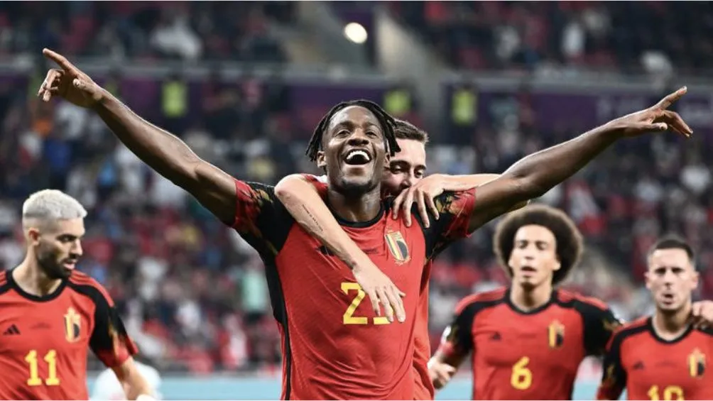 Bathsuayi celebrando su gol ante Canadá