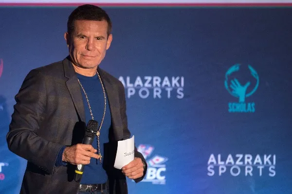 Chávez era manejado por una promotora