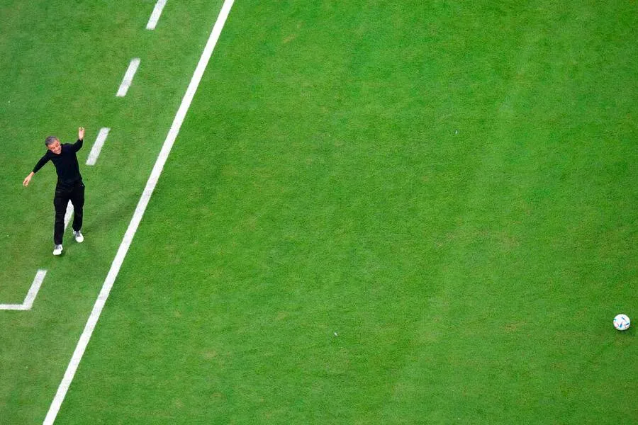 AP Luis Enrique vive con intensidad el partido