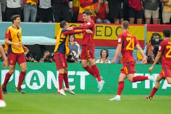 España celebra ante Alemania en Qatar 2022