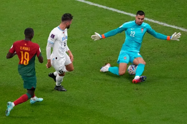 Costa realizó algunas atajadas importantes