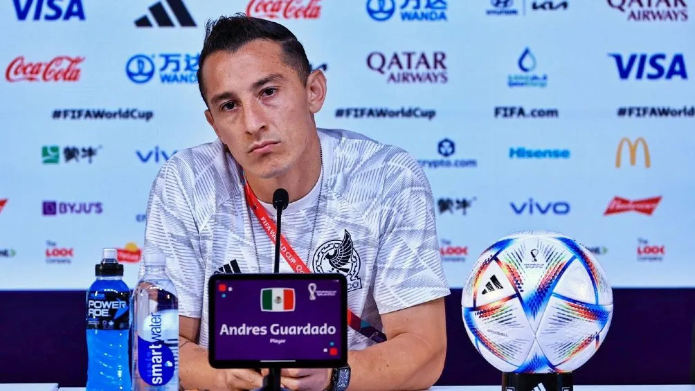 Andrés Guardado en conferencia de prensa