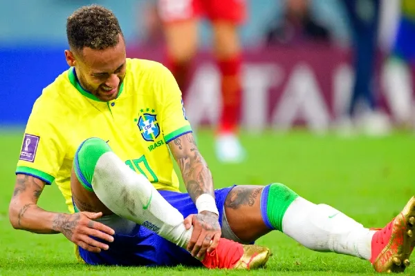 Neymar no pudo volver por lesión
