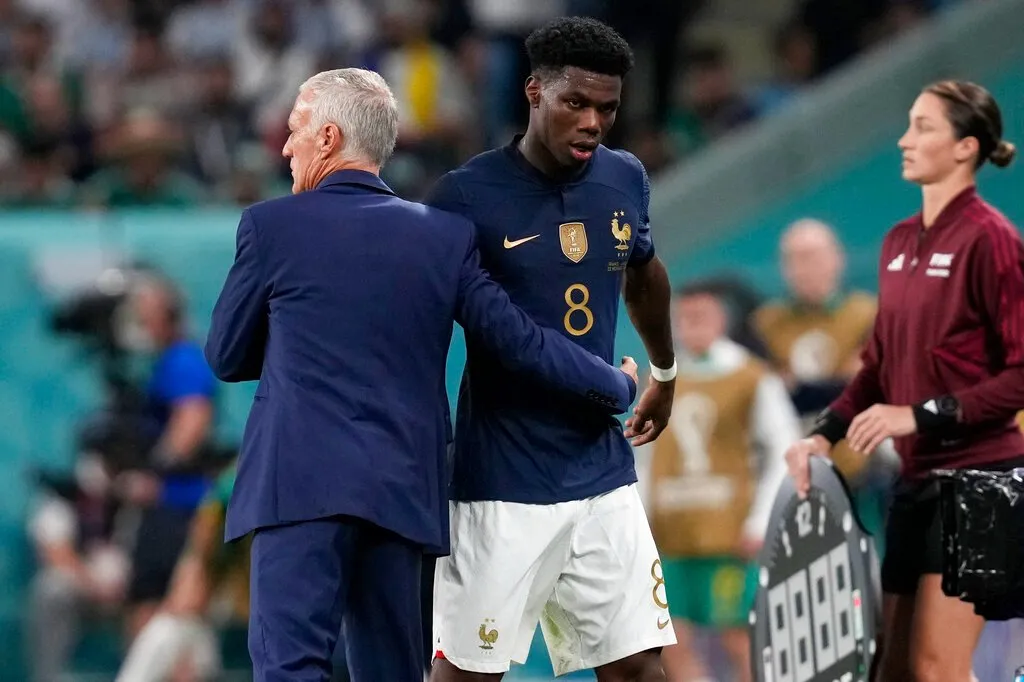 Tchouaméni con Didier Deschamps